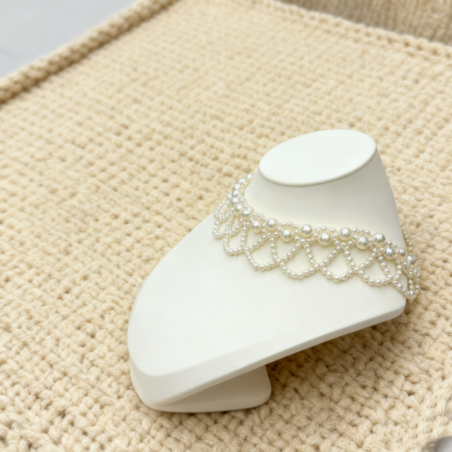 Beaded Faux Pearl Scalloped Choker Necklace