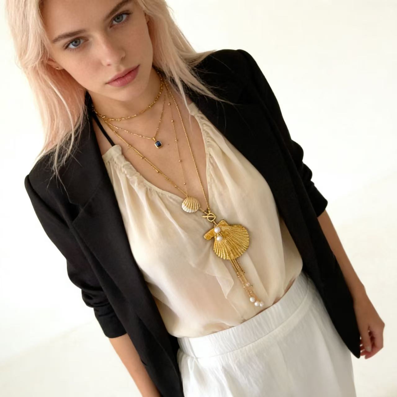 Handmade Gold Shell Pearl Pendant Necklace