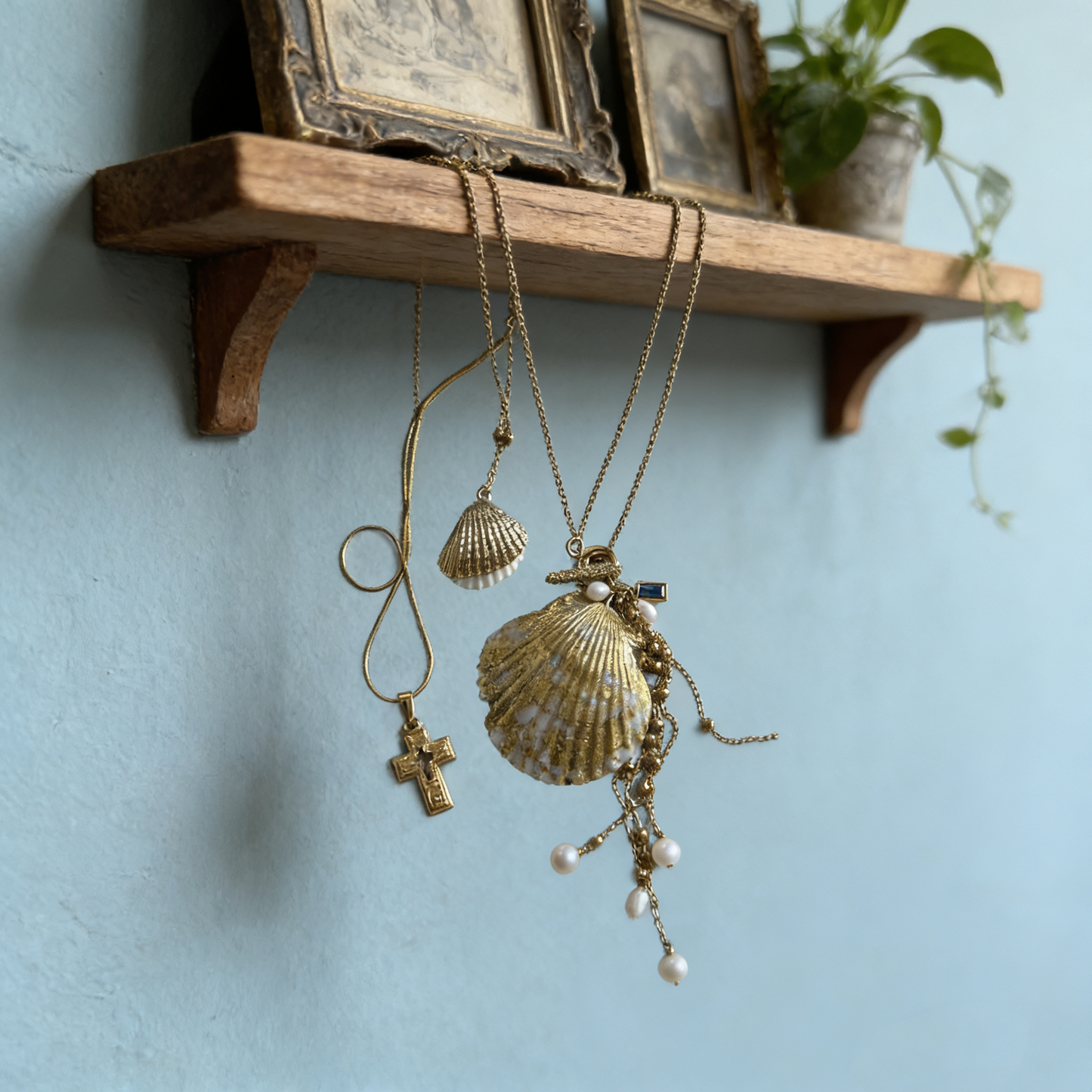 Handmade Gold Shell Pearl Pendant Necklace