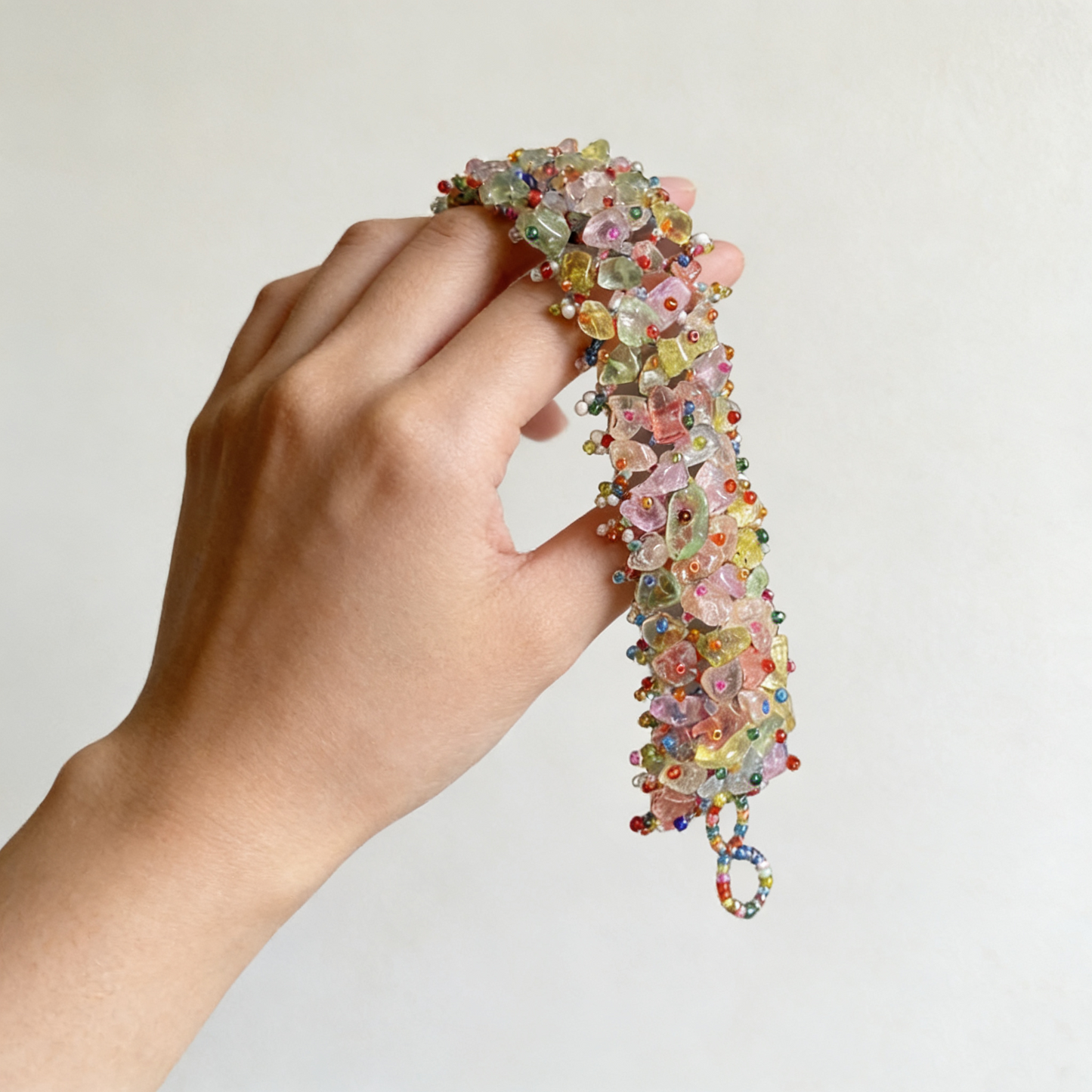 Artisan crafted crystal chip bracelet elastic design